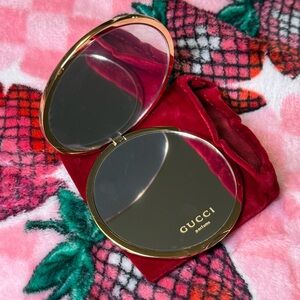 Gucci Compact Mirror W/ Pouch & Box | Gift, Beauty, & Travel